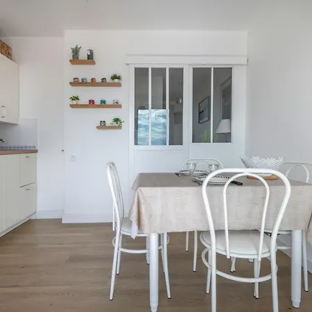 Appart Avec Balcon Vue Mer-50m Plage Des Libraires شقة بورنيشّيه
